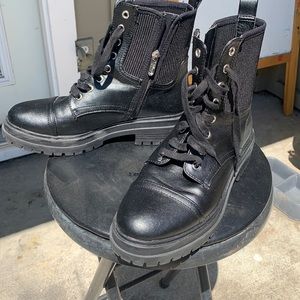 Circus size 8 combat boots